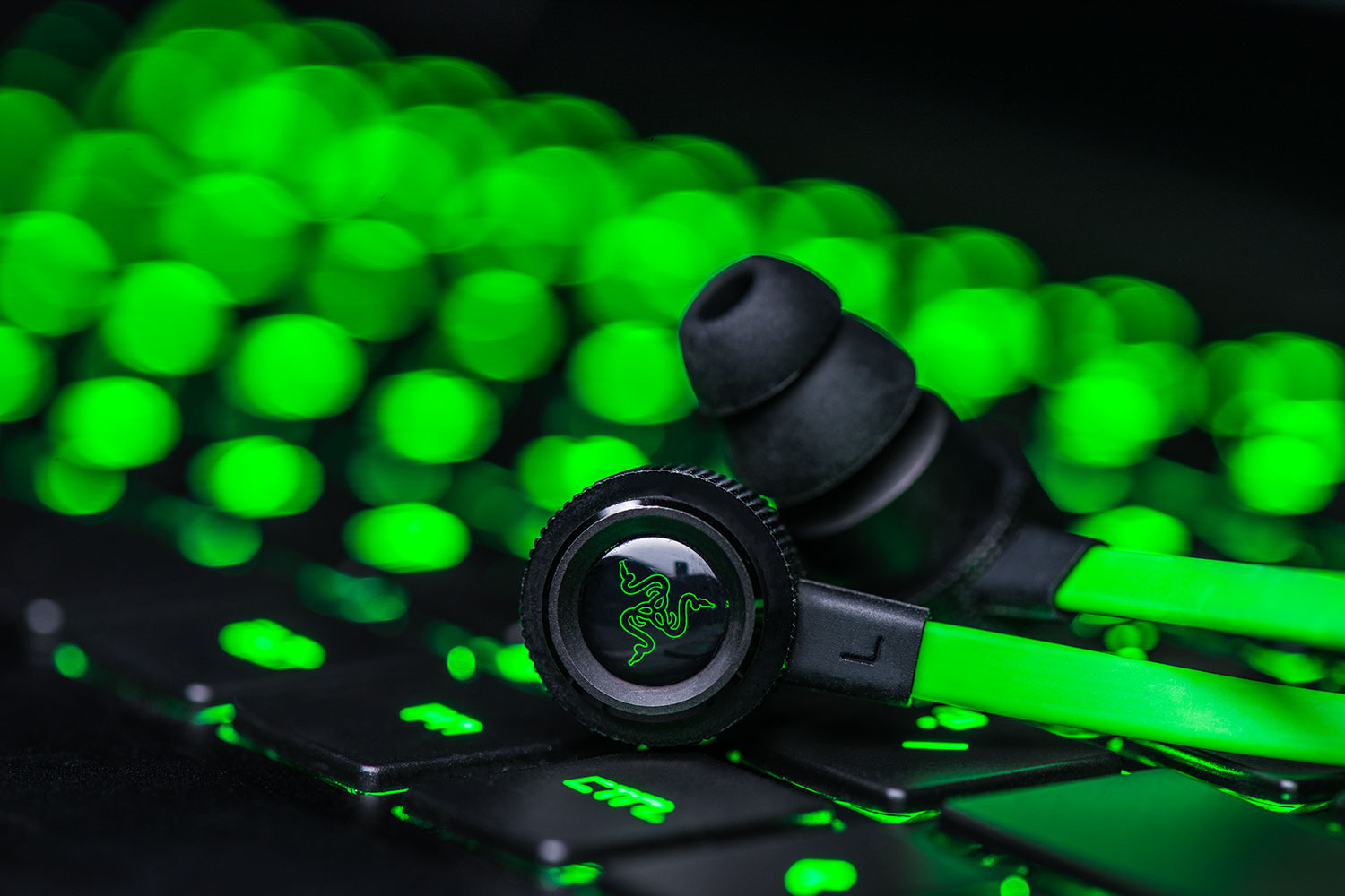 Review About Razer Hammerhead Pro V2 In Ear Headphones