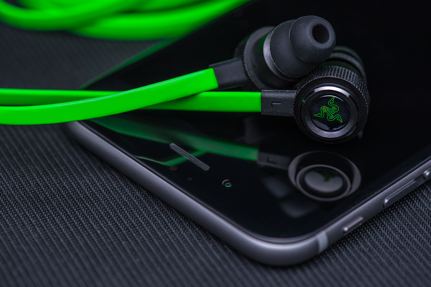 Razer Hammerhead V2 InEar Music & Gaming Headphones